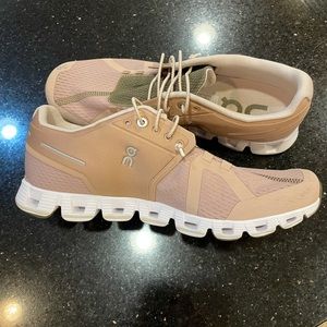 On Cloud Tennis shoes. Size 10 women’s.
